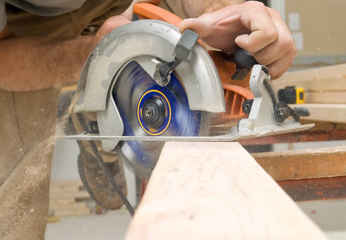 Handwerks- oder Baubetrieb bei der Arbeit