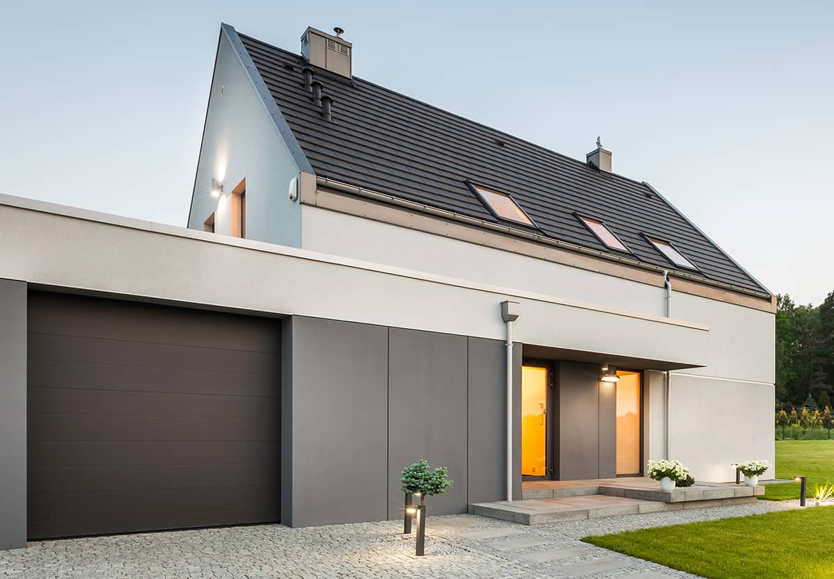 Modernisiertes Einfamilienhaus – Hausrat- und Wohngebäudeversicherung sichern Inhalt und Substanz ab